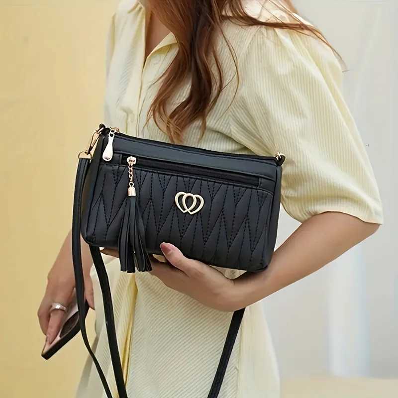 Classic Quilted Crossbody Bag for Women Vintage Synthetic Leather Shoulder Strap Handbag Phone Wallet for Everyday EssentialsT251028