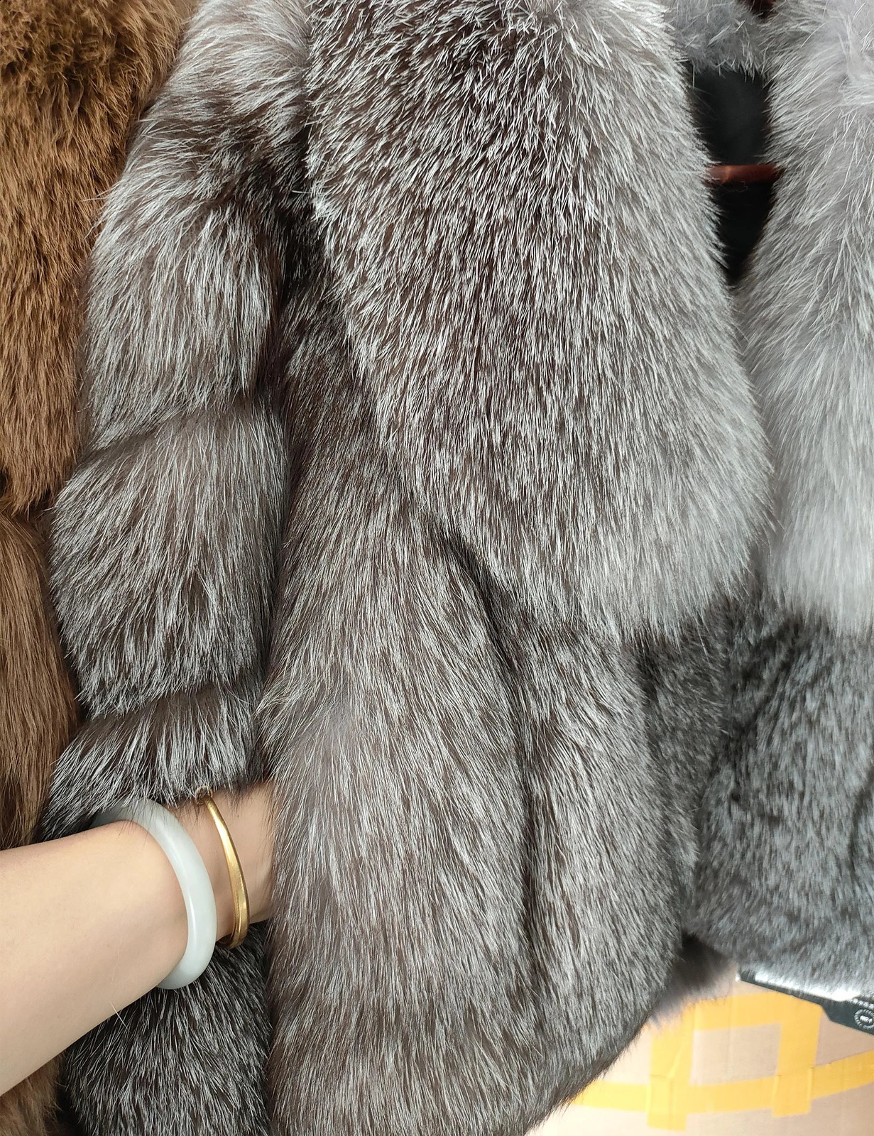 Winter Womens Natural Fox Fur Coat Short Warm High Quality Silver Fox Fur Jacket Big Turndown Collar Ladies Overcoat 251027