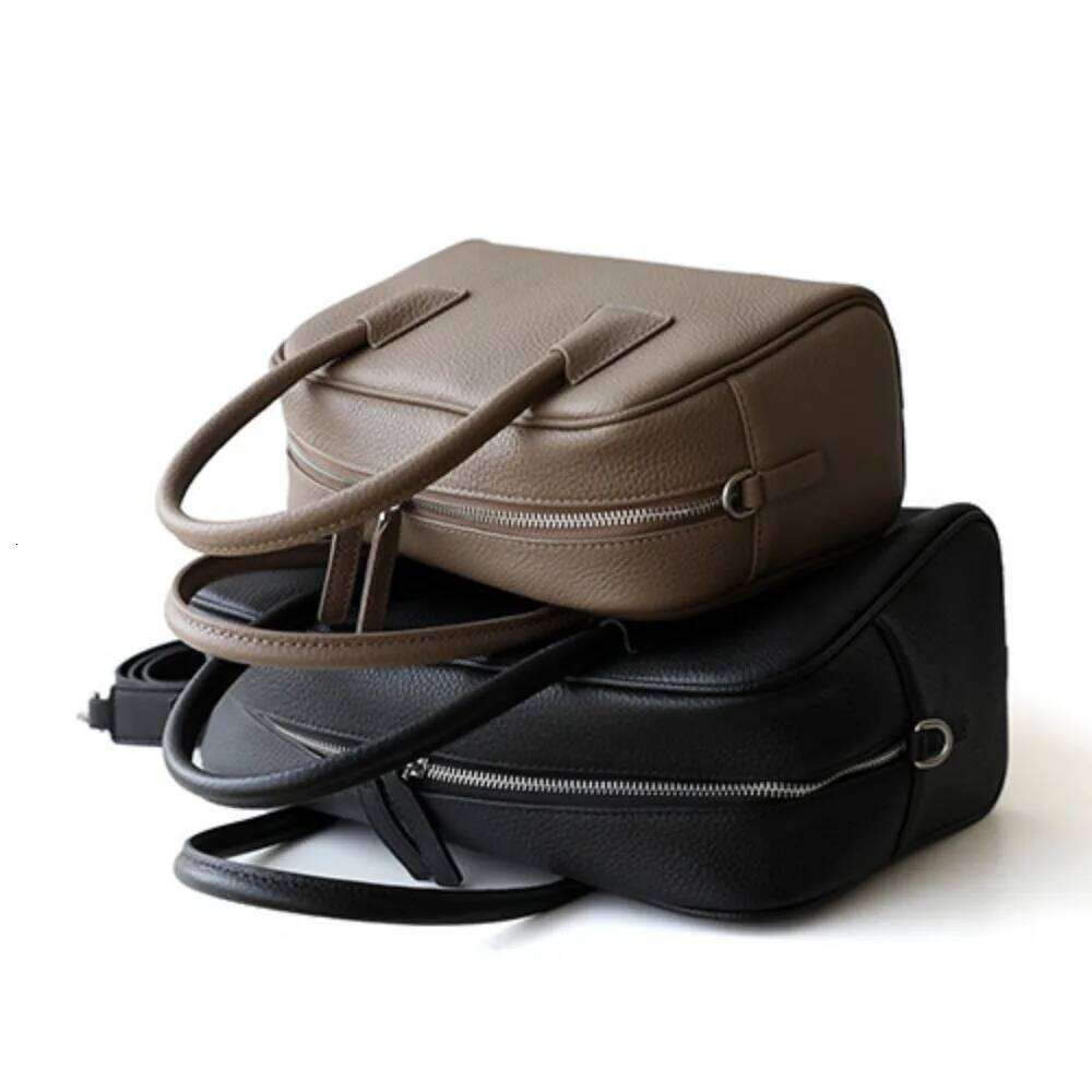 Designer Bags First Layer Cowhide Boston Pillow Women's 2025 New Leather High-End Handbag Large Capacity Commuter Leisure Shoulder Bag Hot Sellin