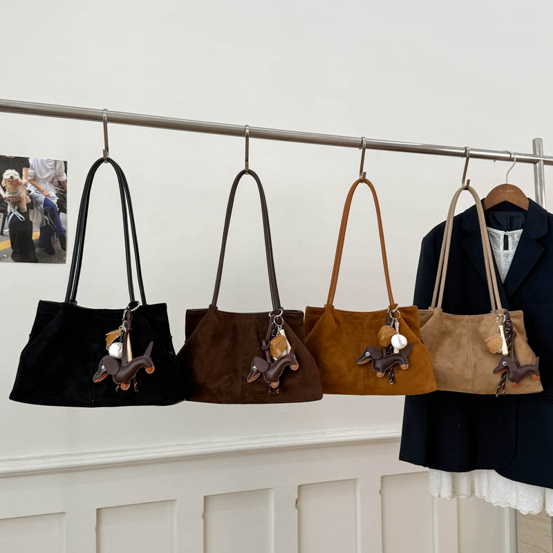 Autumn Women's New Simple and Fashionable Large Capacity Synthetic Leather Handbag Fashionable College Student Daily Commuter Lightweight Crossbo