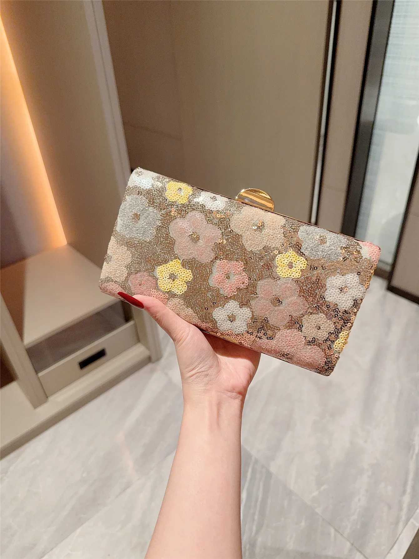 Fashion New Handbag Womens Sequin Flower HandHeld CrossBody Clutch Bag Cheongsam Small Bag Gold Bag Evening Bag H251027