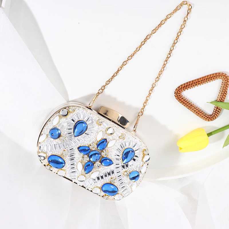 Elegant Diamond Chain Shoulder Bag for Women Large Capacity Fashion Trend European And American Style Evening Dress Bag H251027