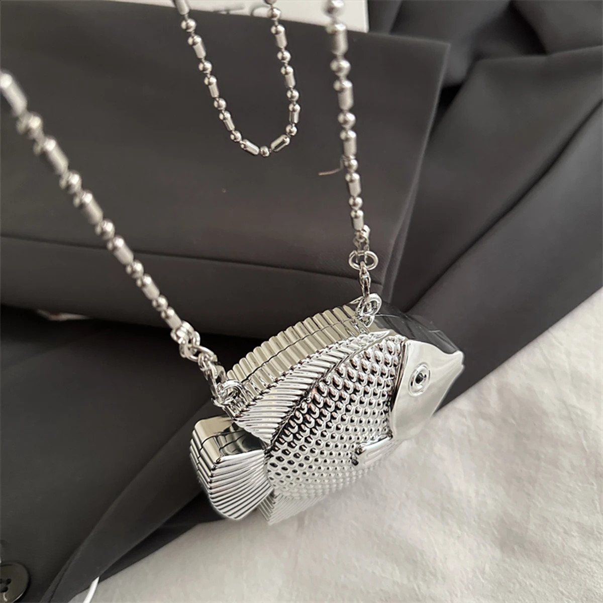 Glamorous Fish Shaped Clutch Purse for Women Sparkly PVC Evening Bag with Detachable Strap Mini Party Clutch for Banquet 251028