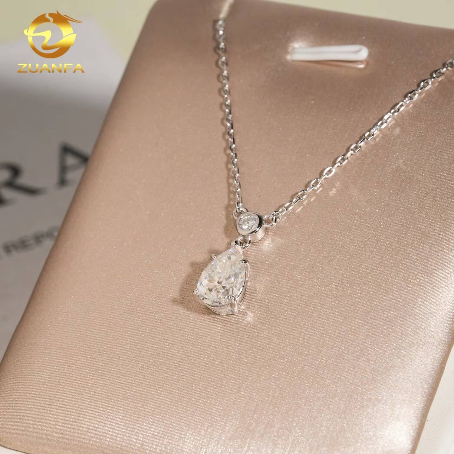 Fine Jewelry Luxury Sterling Silver 925 VVS Moissanite Diamond Custom Moissanite Chain Pendant