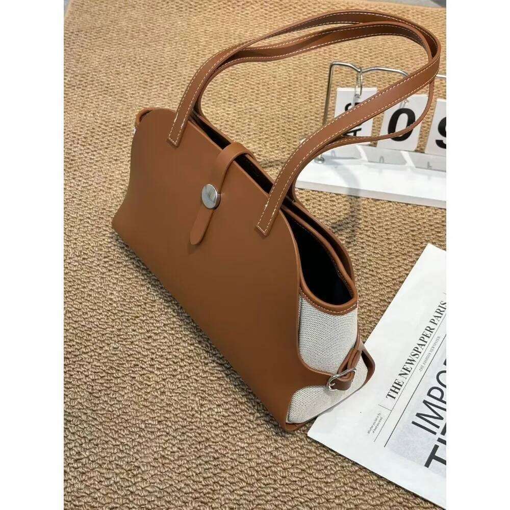 Designer Bags 2025 New Premium Cowhide Retro Portable Shell Versatile Fashion Simple Shoulder Underarm Commuter Women's Bag Large Capacity Hot Se