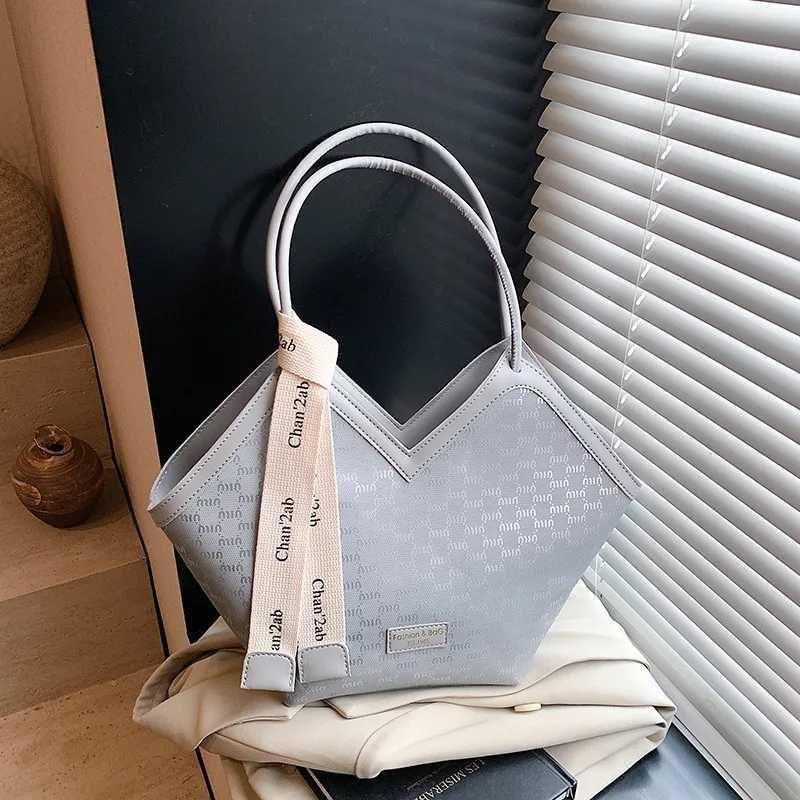 2025 Trendy Tote Bag for Wen Spacious Stylish Ctrast Colored Ideal for Cmuting Work Shoder Strap Included D251028