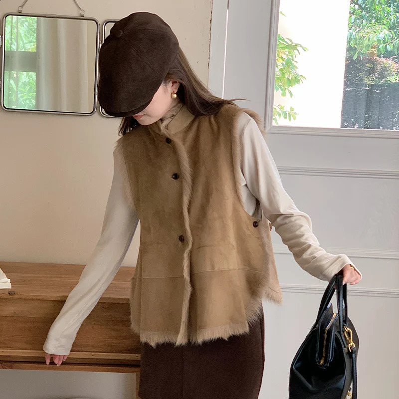 Women Leather Vest Fur Collar Sleeveless 100 genuine rabbit fur 2025 Biker Moto Jacket Winter Warm Outerwear 251014