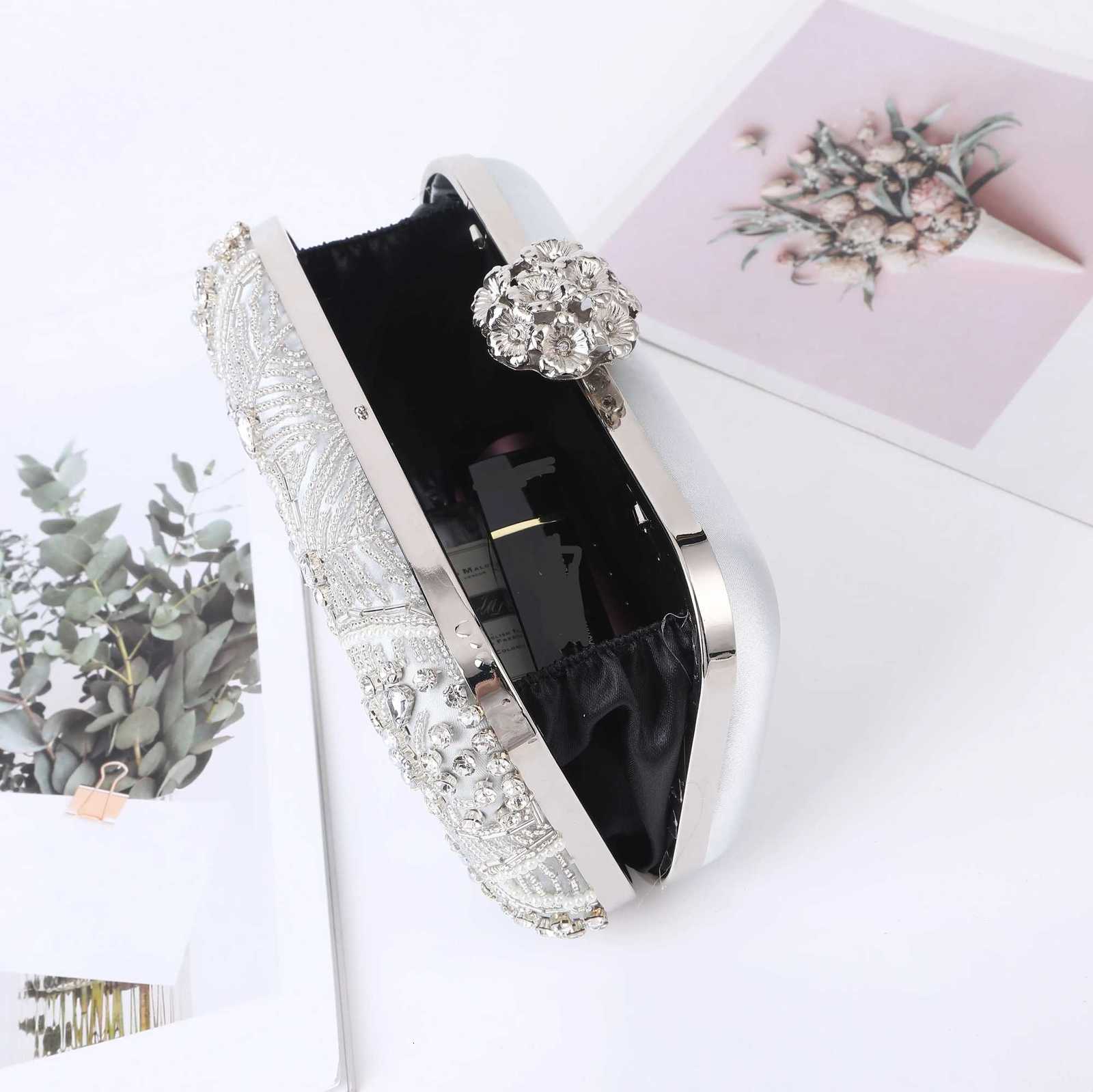 New Womens Handheld Bag with European and American Style Diamond Embedding Party Evening Dress Bag Bridesmaid Storage Bag H251027