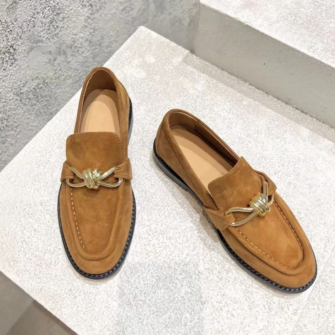 Women Astaire Slip-On Loafers Gold knot embellished Luxury designer round toe flat Formal shoes Simple suede loafers Genuine leather flat shoes Factory footwear