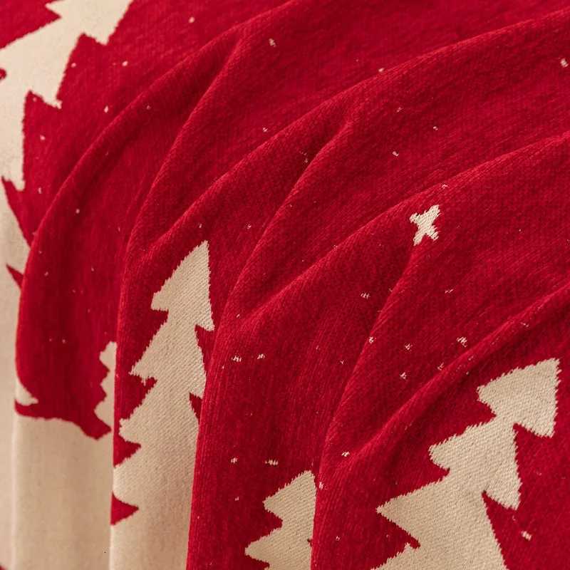 New Christmas Atmosphere Sofa Cover Cloth One Piece Red Festive Sofa Towel New Year Style Autumn and Winter Style Skin Friendly C251028