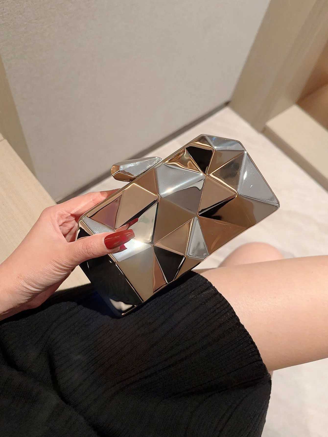 Ladies fashion Shiny Shaped Hardware Box Dinner Bag Banquet Bag Clutch Dress Bag Evening Bag Prom Bag Chain Bag H251027