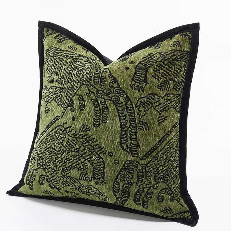 Pillow Case Retro Green Tiger Patterned Jacquard Cushion Cover Luxury Highend case Premium Design Covers Decorative Home Decor C251028