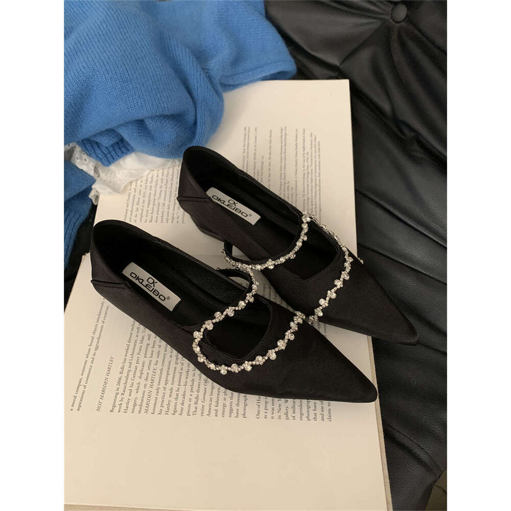 2025 Autumn Luxury Designer Women's Shoes Curved Rhinestone Elegant Style, Pointed Toe Full Coverage, Square Heel & Soft Sole