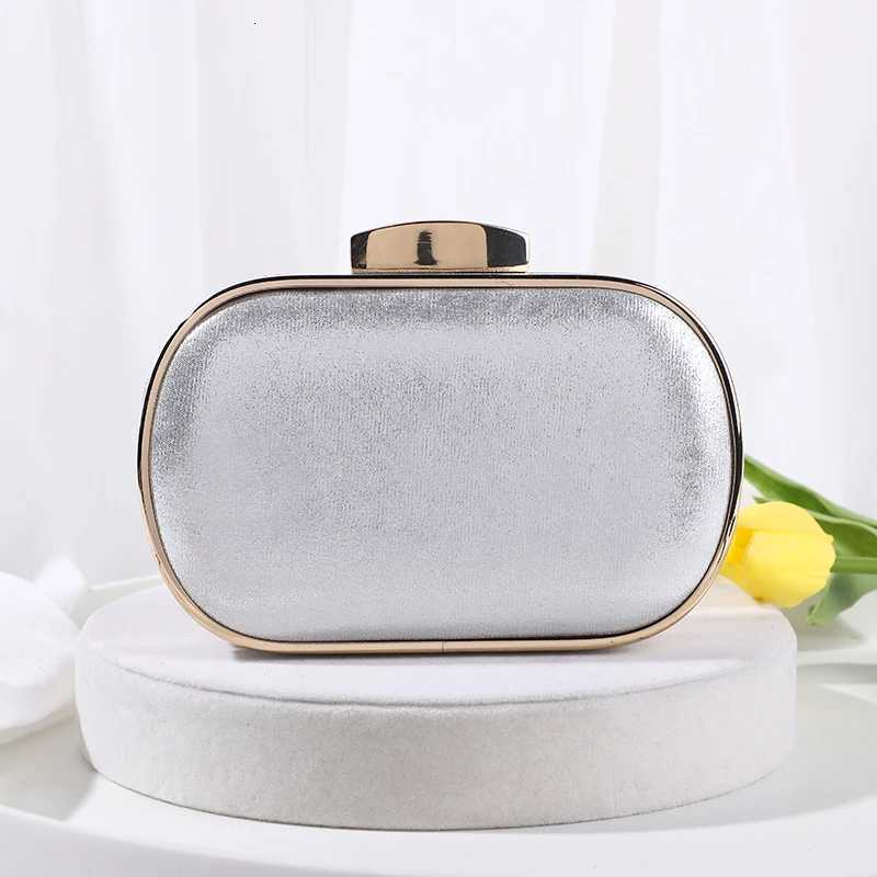 Elegant Diamond Chain Shoulder Bag for Women Large Capacity Fashion Trend European And American Style Evening Dress Bag H251027