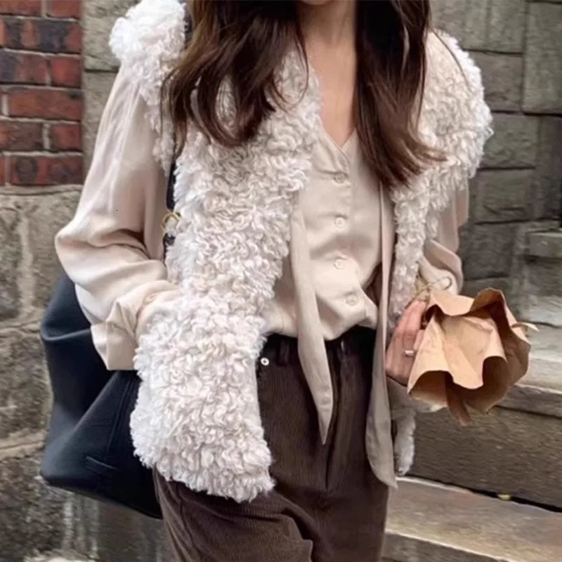 Fur OnePiece Vest For Women In Autumn And Winter Fashionable Retro French Lambhair Short Loose Vest 251027