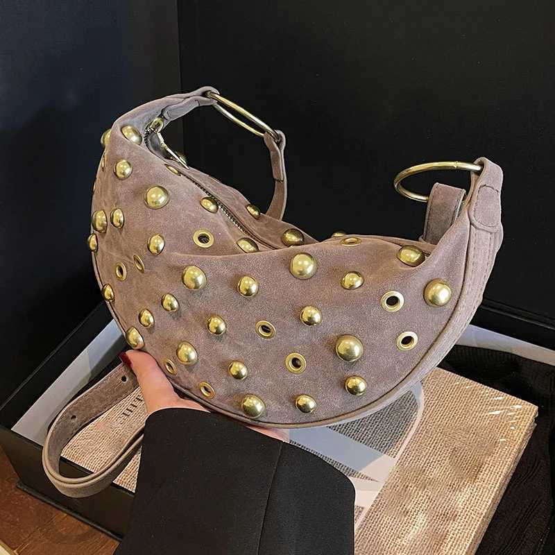 Fashionable solid color exquisite womens rivet bag simple and exquisite lightweight womens crossbody bagT251028