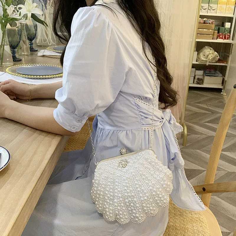 Elegant Diamond Inlaid Pearl Shoulder Handbag for Women Ideal Evening Bag with Embellishments for Party And Evening Dress H2510271