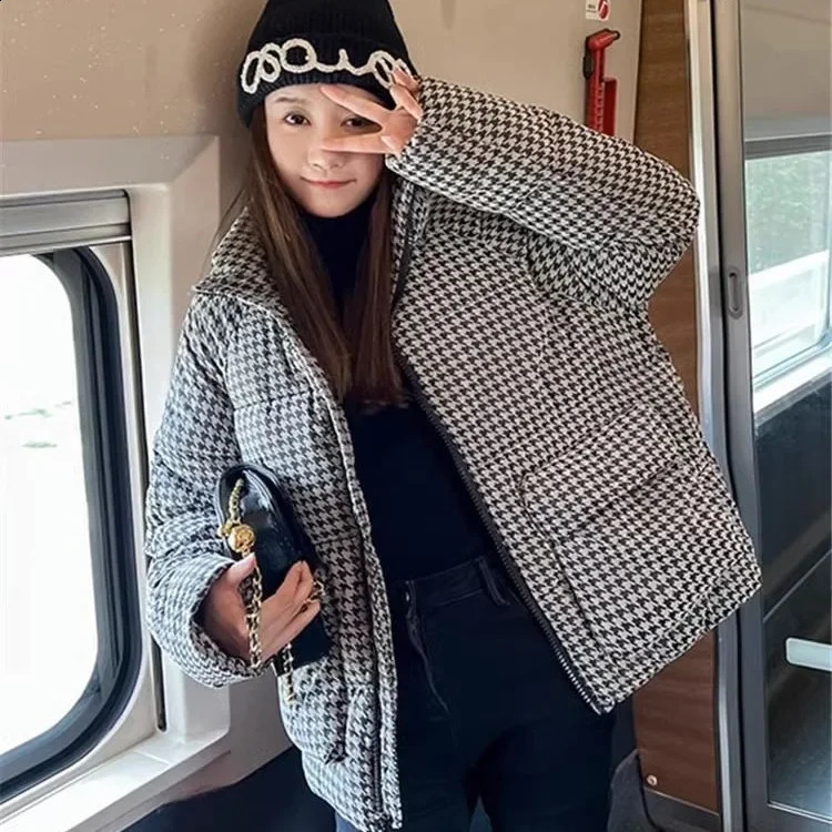 Oversize Bread Short down Cotton Jacket Womens Of The Season Trend Autumn Winter Outerwear Thick Coat 251015