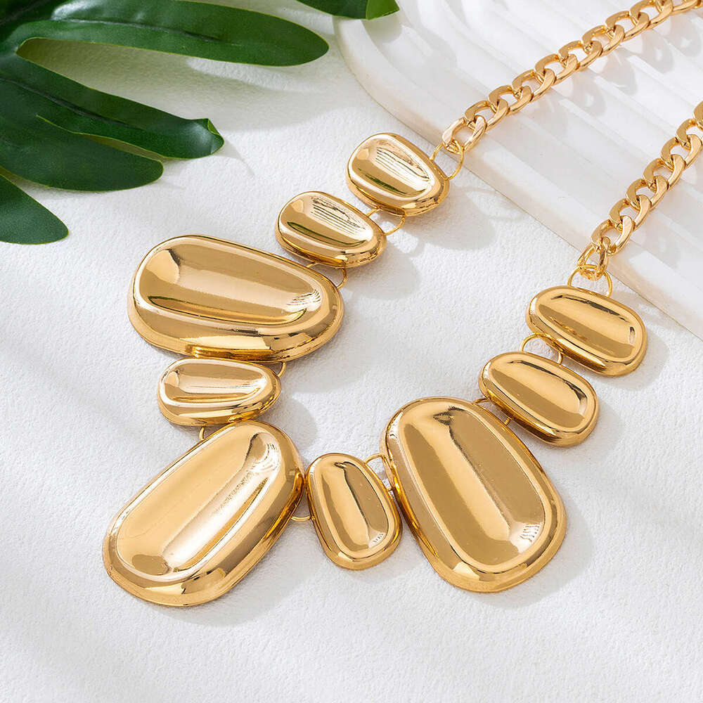 Exaggerated Irregular Oval Splicing Suitable for Women's Style Necklace - No Gift Box