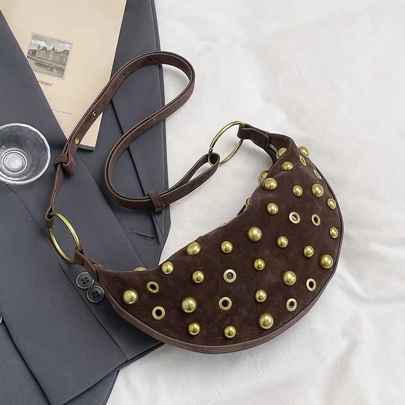 Fashionable solid color exquisite womens rivet bag simple and exquisite lightweight womens crossbody bagT251028