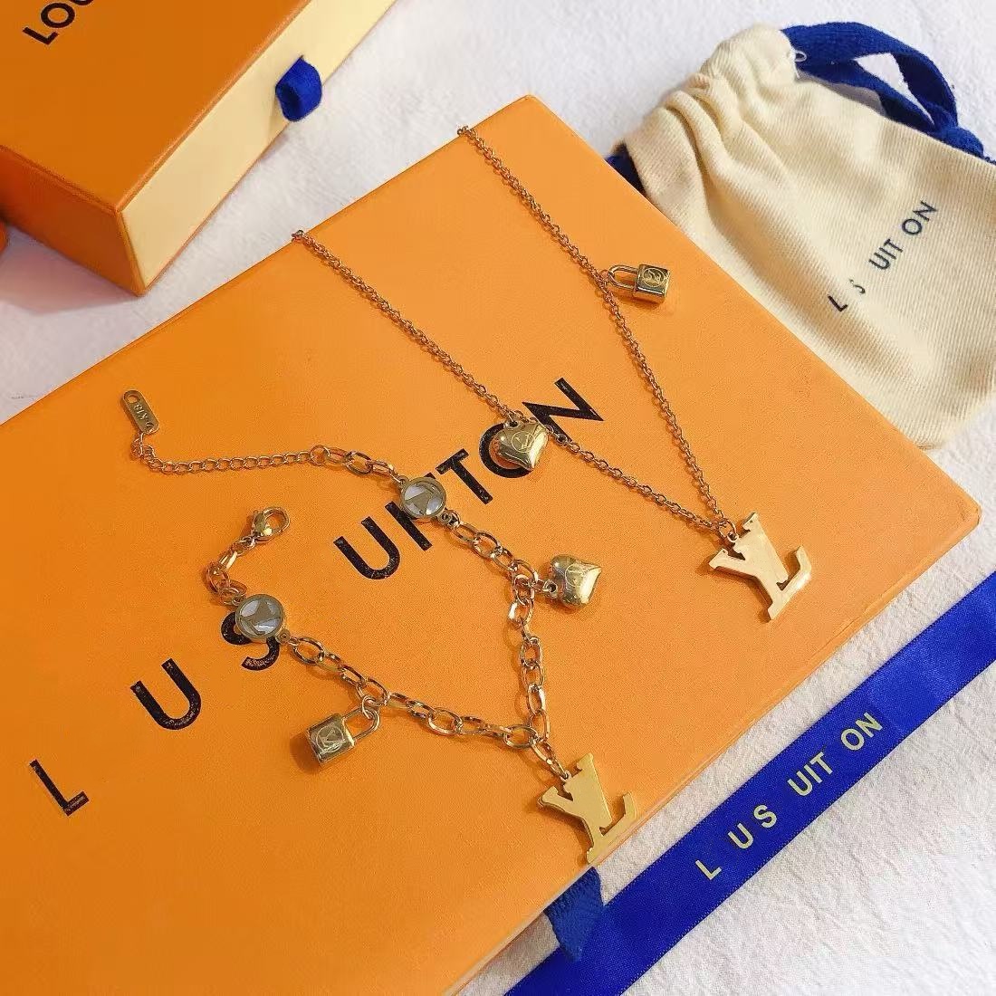 necklaces designer necklace womens necklace designer jewellery chains pendant titanium steel charm anniversary gift for women gold plated moissanite chain