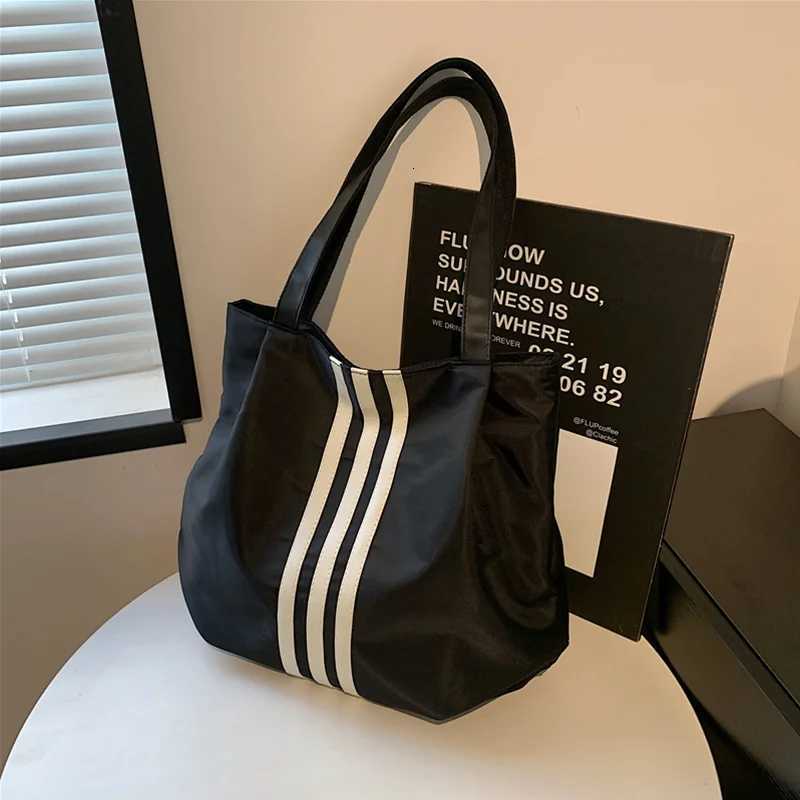 New Large Capacity Striped Single Shoulder Tote Bag Versatile Casual Office Commuter HandbagW251028