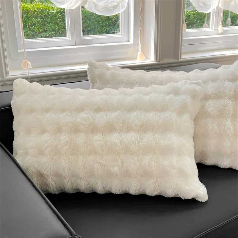 Pillow Case 2025 New Winter A Rabbit Plush Single case Milk Plush Snow Plush Dormitory Single Case 2PCSSET C251028