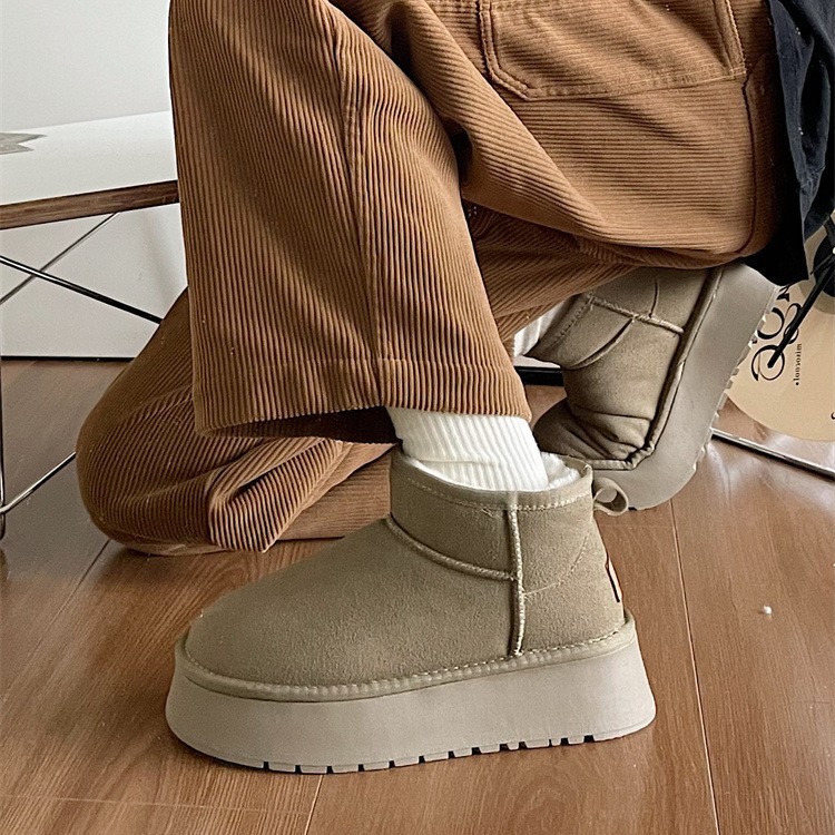 Free shipping Women's 2025 Autumn Winter New Snow Boots Versatile Round Toe Retro Platform Cotton Shoes Popular INS Thick Sole Ankle Boots