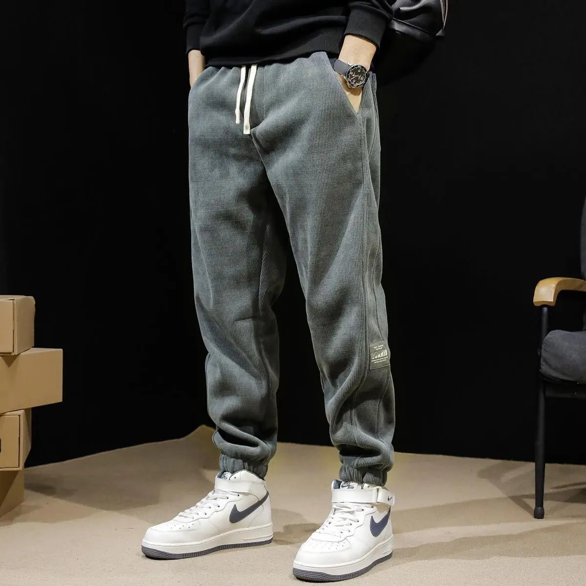 Autumn and Winter Mens Corduroy Casual Trousers Leggings Sweatpants Loose Versatile Construction Site Pants 251027