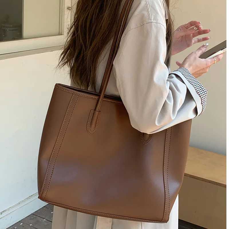 AW25 Campaign Tote Bag Leather Womens Bag Large Shoulder Bag Female Simple Underarm Pouch Commuting HandbagW251028