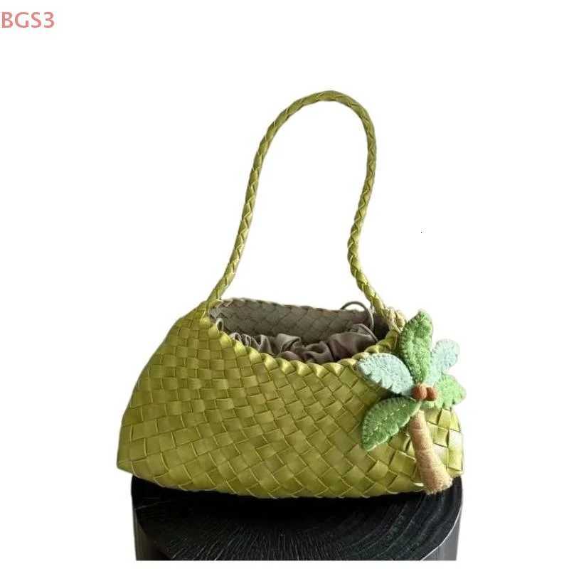 2025 Summer New Niche Design Woven Bag Large Capacity French Sailboat Vai Bag D251028
