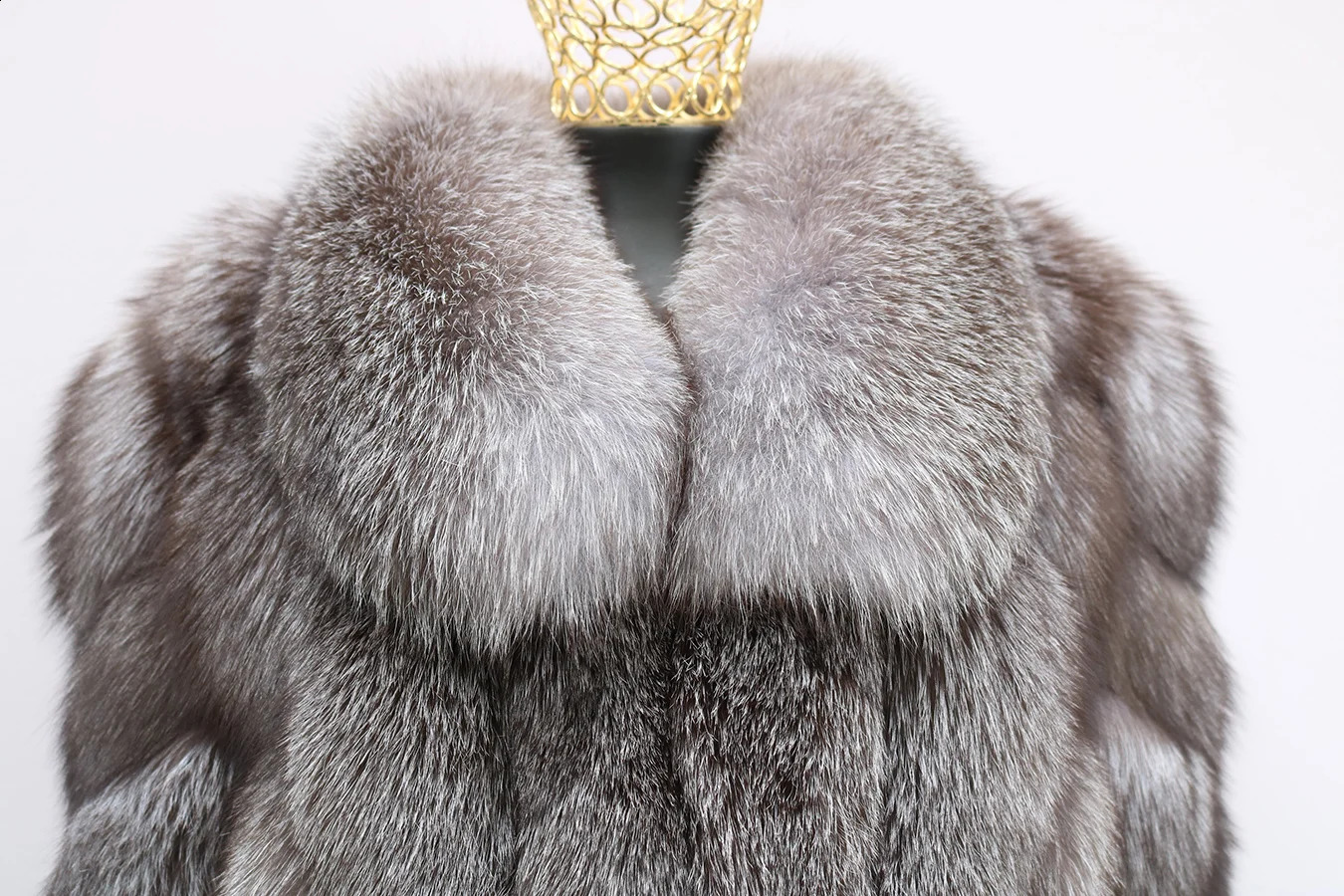 Winter Womens Natural Fox Fur Coat Short Warm High Quality Silver Fox Fur Jacket Big Turndown Collar Ladies Overcoat 251027