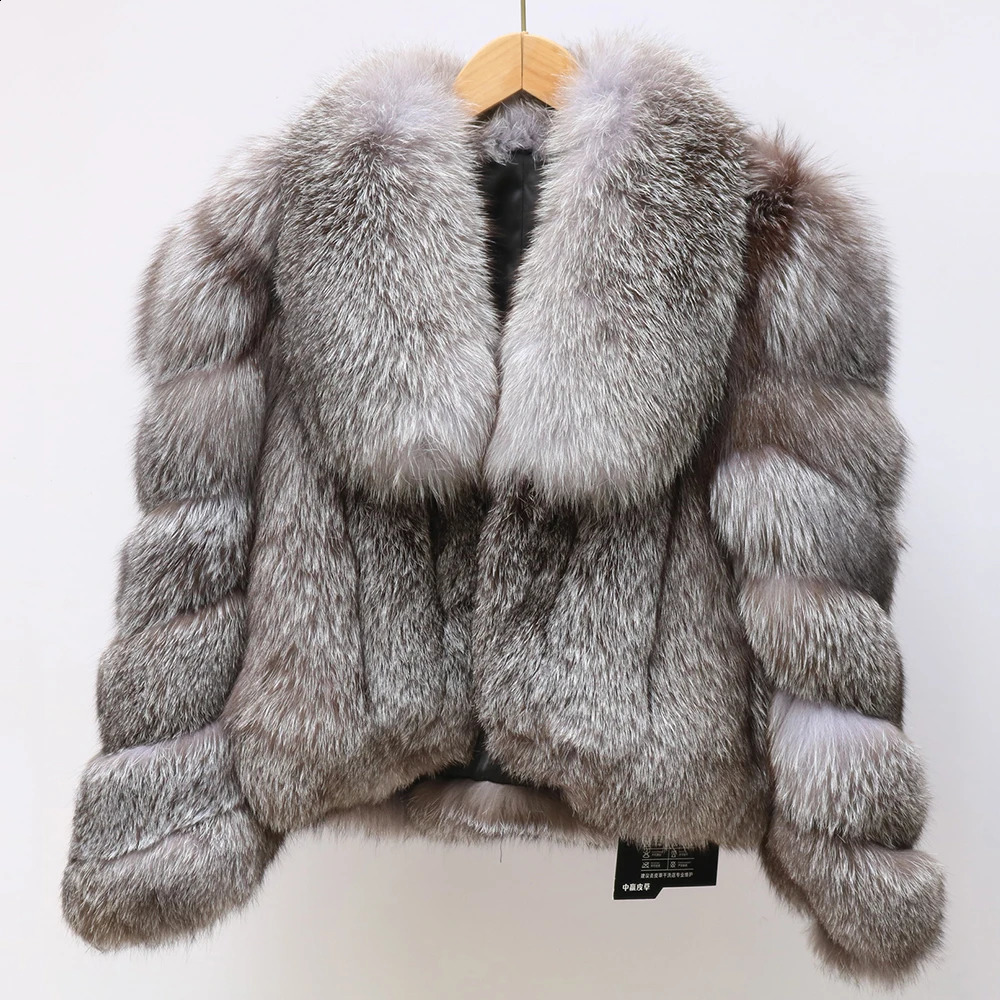 Winter Womens Natural Fox Fur Coat Short Warm High Quality Silver Fox Fur Jacket Big Turndown Collar Ladies Overcoat 251027