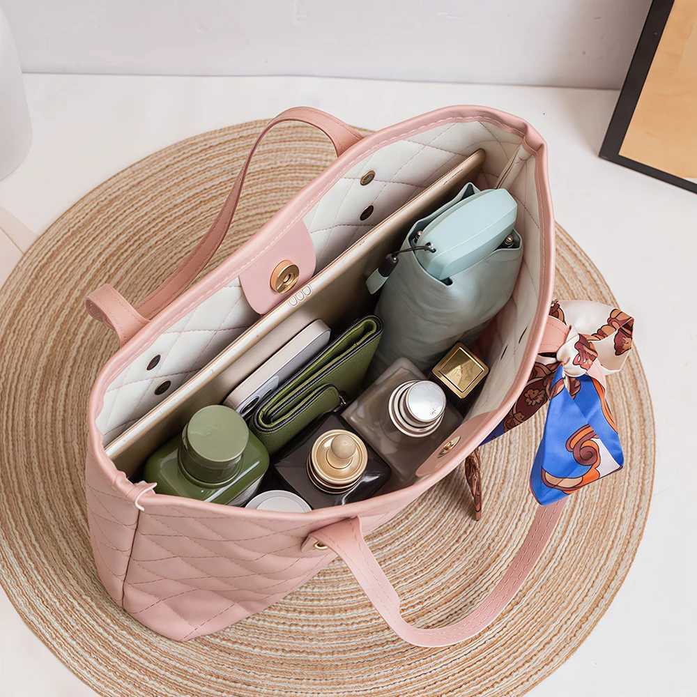 Large capacity silk scarf shopping bag womens large capacity handbag suitable for work travel and shoppingzwqW251028