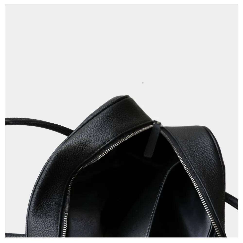 Designer Bags First Layer Cowhide Boston Pillow Women's 2025 New Leather High-End Handbag Large Capacity Commuter Leisure Shoulder Bag Hot Sellin