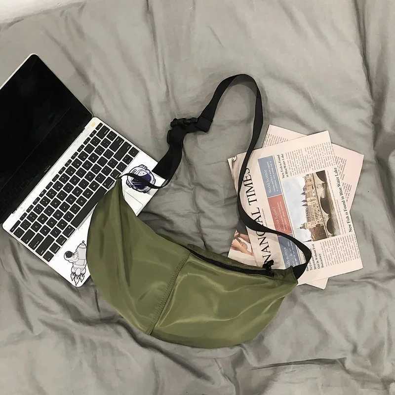 Crossbody Bags Men Solid Color Large Capacity Hobos Unisex Harajuku Japanese Style Nylon Waterproof Travel Shoulder Zipper PurseW251028