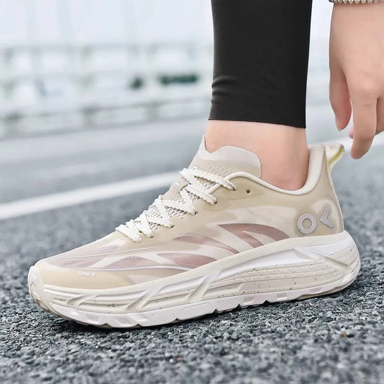 ONKE Men's and Women's Autumn Sports Shoes Lightweight Breathable Women's Shoes Shock Absorption Anti-Slip Wear-Resistant Cyber Men