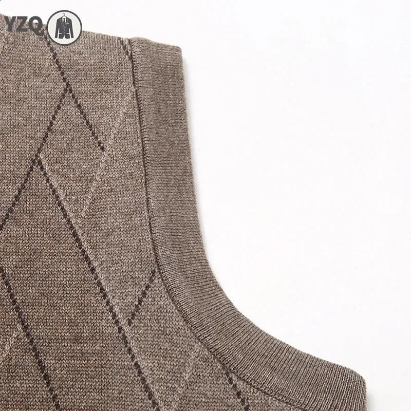 Mens Thickened Casual Sweater Tank Top Autumn and Winter Warm Vneck 251016