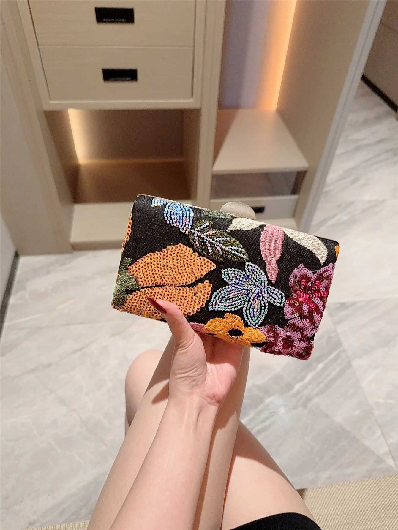 Sequin Embroidered Flower Chain Crossbody Bag European and American CrossBorder Chain Bag Sequin Shiny Sequin Evening Bag H251027