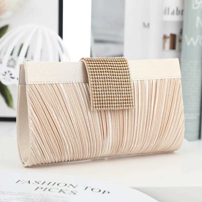 Fashion temperament dinner bag Light personality holding bag Cosmetics mobile phone storage bag Party evening dress bag H251027