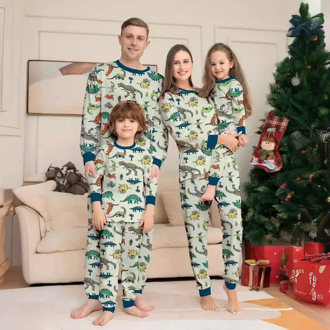 Merry Christmas Print Family Matching Outfits Cartoon Pajamas Set Parentchild Clothing Soft Loose Sleepwear Xmas Look Pijamas 251027