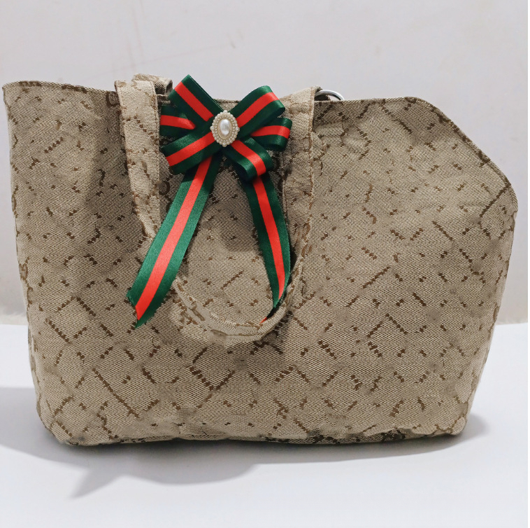 2025 new Designer Dog Purse Classic Old Flower Pattern Portable Puppy/Cat with Safety Tether, Versatile Pet Carrier Tote for Subway/Shopping