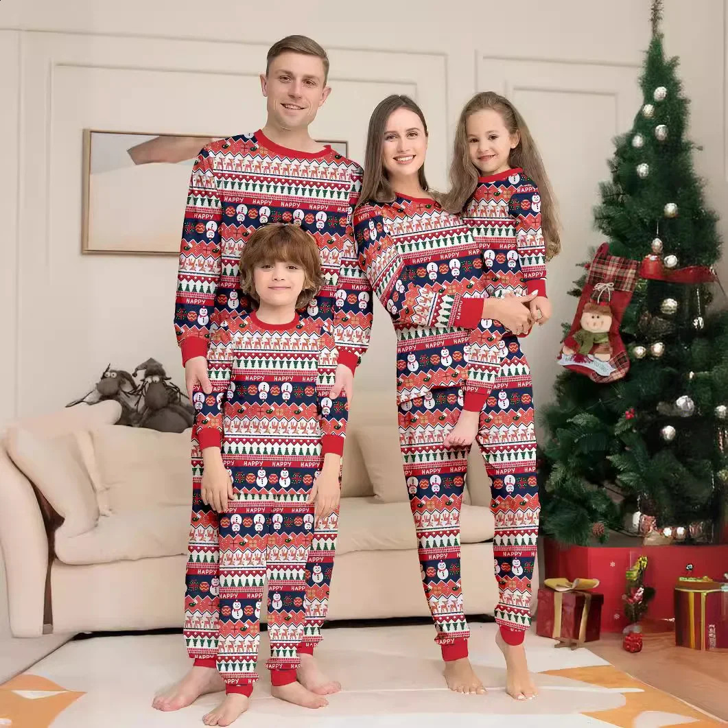 Merry Christmas Print Family Matching Outfits Cartoon Pajamas Set Parentchild Clothing Soft Loose Sleepwear Xmas Look Pijamas 251027