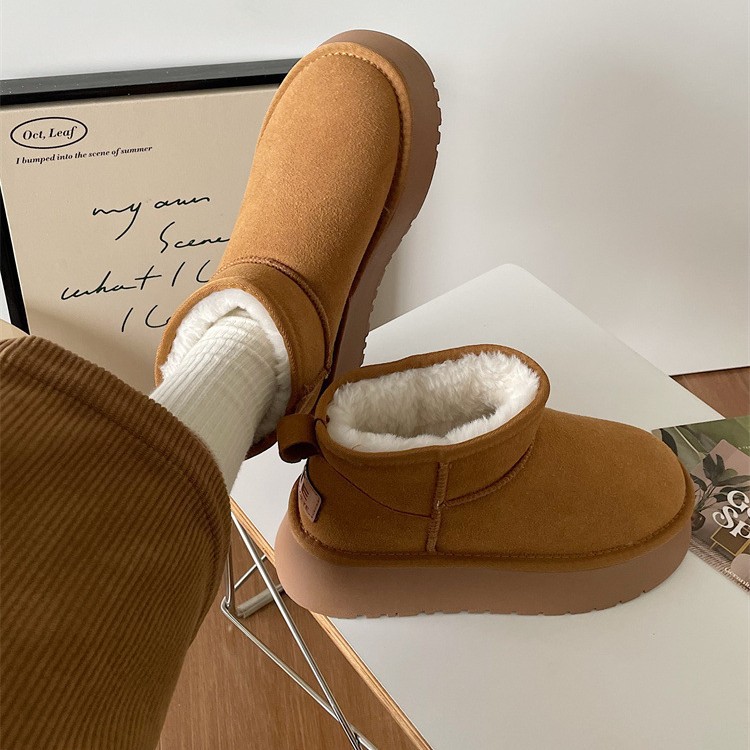 Free shipping Women's 2025 Autumn Winter New Snow Boots Versatile Round Toe Retro Platform Cotton Shoes Popular INS Thick Sole Ankle Boots