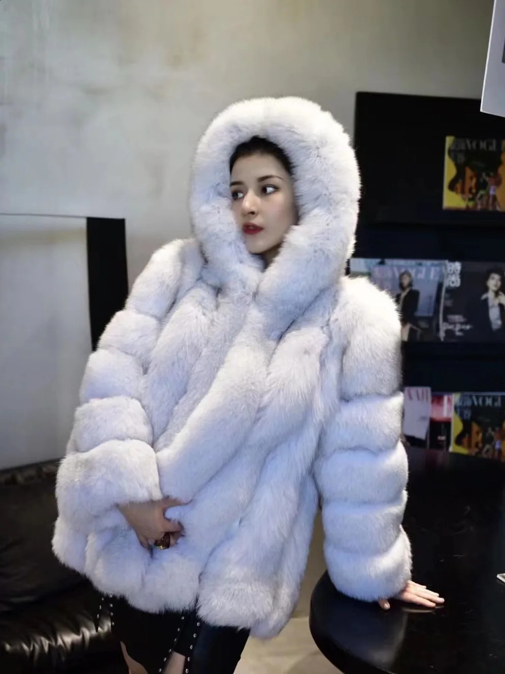 Womens Real Silver Fox Fur Coat Long Genuine Fur Jacket Fashion Natural Streetwear Hooded Plush Outerwear Winter 251027