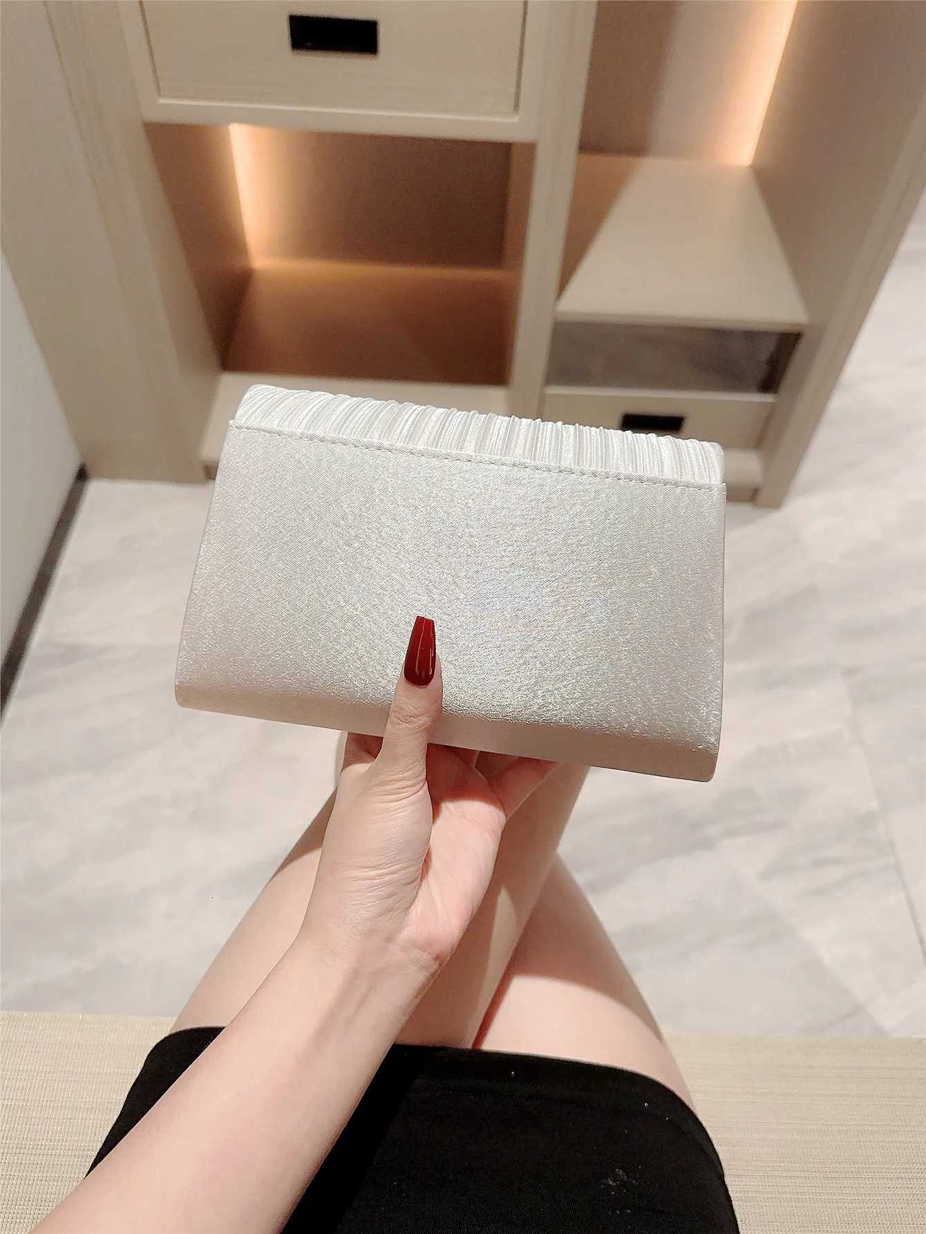 A Shiny Rhinestone Velvet Evening Dress Bag Hand Evening Bag Romantic white Wedding Bag Banquet Bag Bridal Bag Chain Bag Formal Party Bag Prom Bag Env