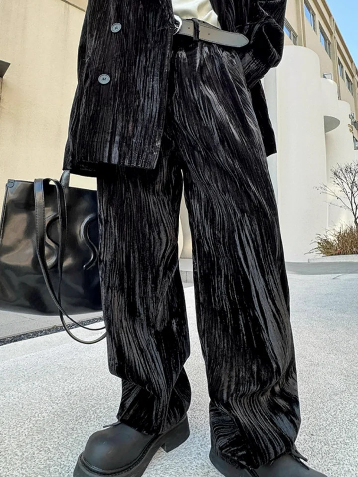 Mens Loose Fit Velvet Suit Set Red Double Breasted Blazer Jacket Pants Two Piece Spring Banquet Party Suits Matching 251027