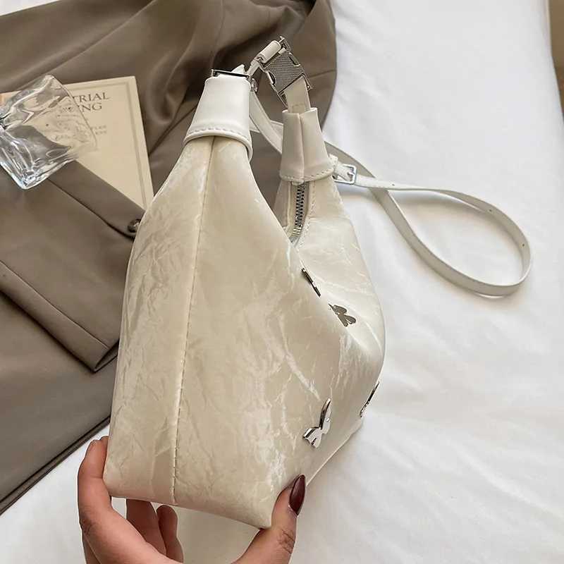 Fashionable and exquisite handbag simple texture popular solid color temperament shoulder bag butterfly decoration daily casuT251028