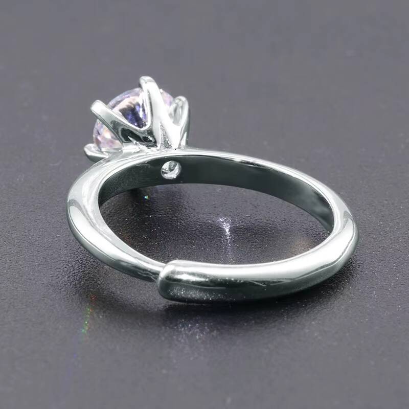 2025 New Arrival Fashion CLASSIC Fashion Customized 18k White Gold Synthetic 65mm 1ct Diamond Moissanite Engagement Rings