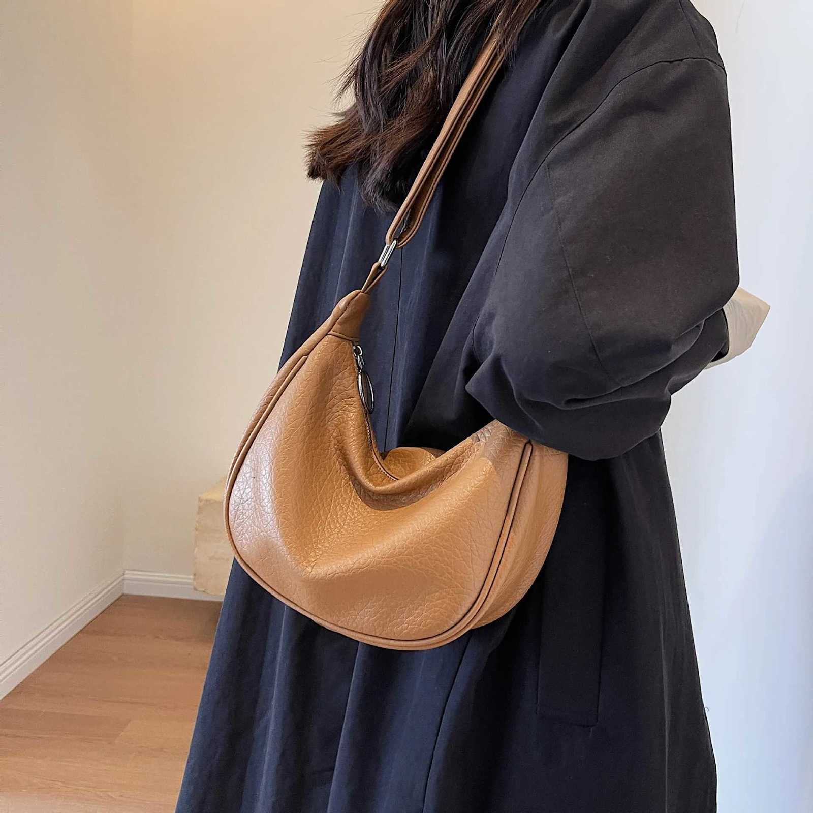 Solid Color Hobos Bag For Women Large Capacity Travel Crossbody Bag Female Half Moon Shoulder Bag Ladies Daily Fanny PacksW251028